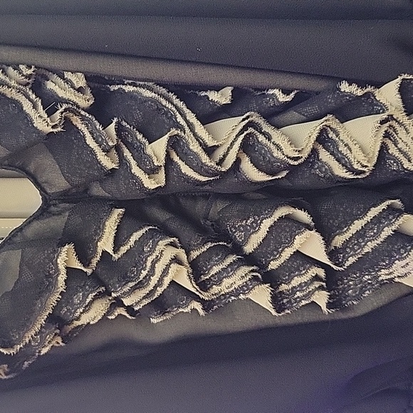 Robert Rodruguez by Neiman Marcus - dressy ruffled top - Picture 2 of 5